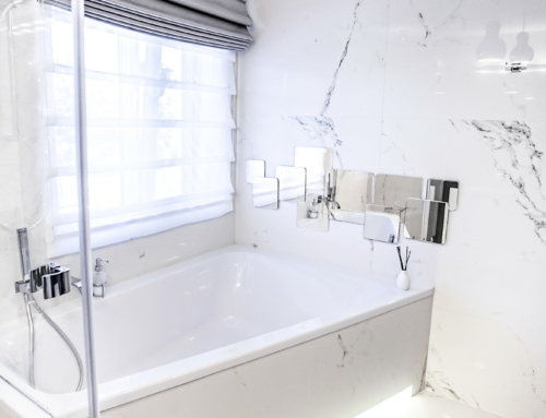 Elegancka łazienka w białym marmurze